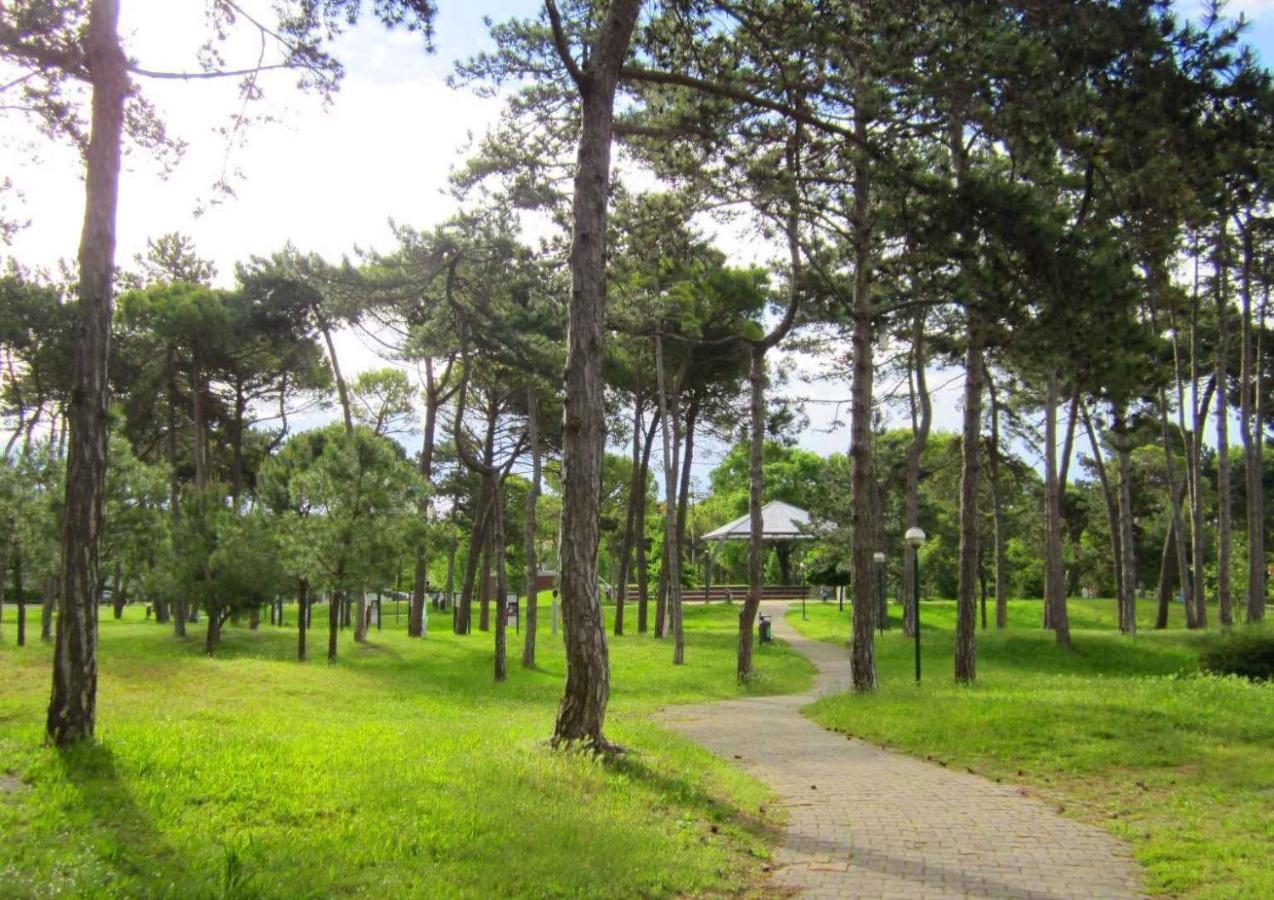 Apartment In Lignano Sabbiadoro 21778 ภายนอก รูปภาพ